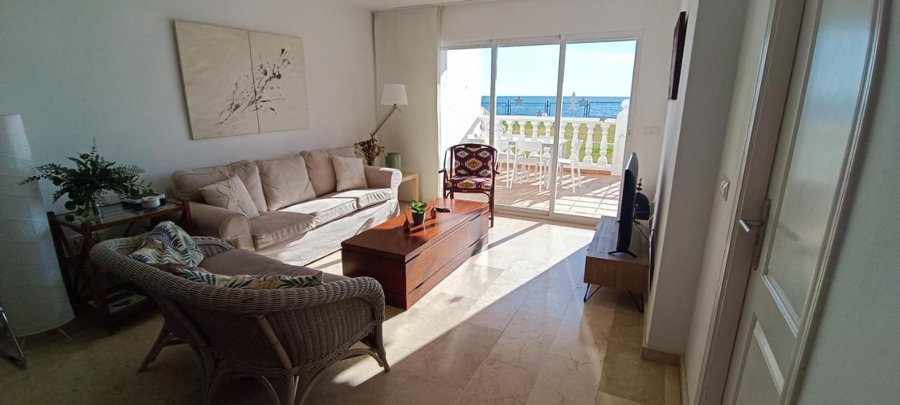 Modern With Pool On The Beachfront In By Sharingco Appartement Marbellac