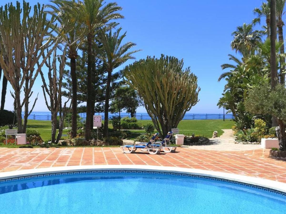 Apartament Modern With Pool On The Beachfront In By Sharingco *